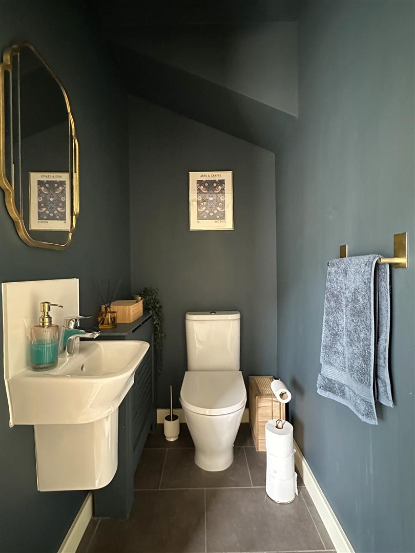 Deere Avenue, Chippenham